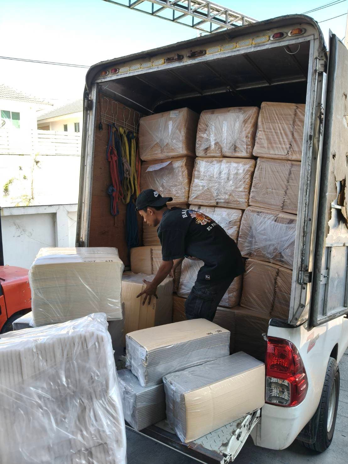 บริการขนส่งสินค้า